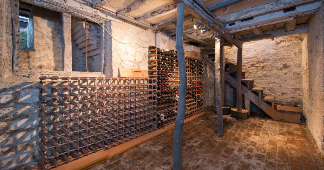 Dream homes – wine cellars & cosy kitchens