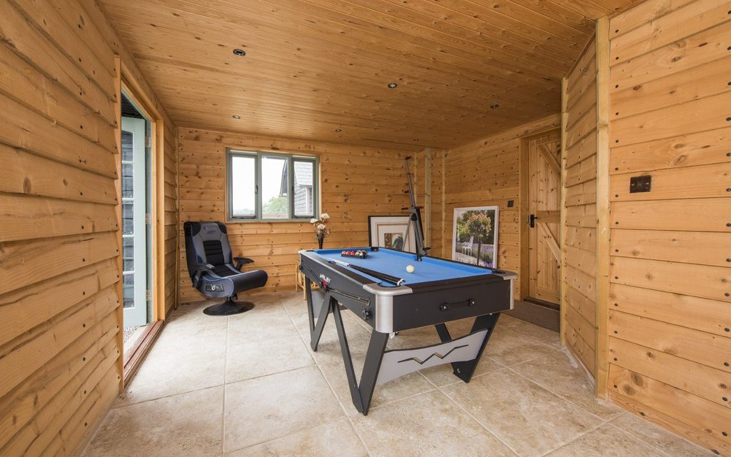 Games Room / Summerhouse in Lindsey, Ipswich