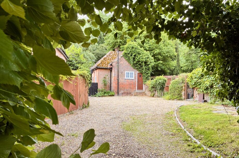 Mockbeggars Cottage