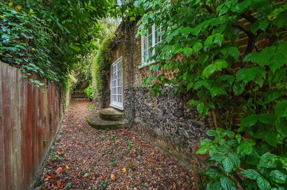 Mockbeggars Cottage