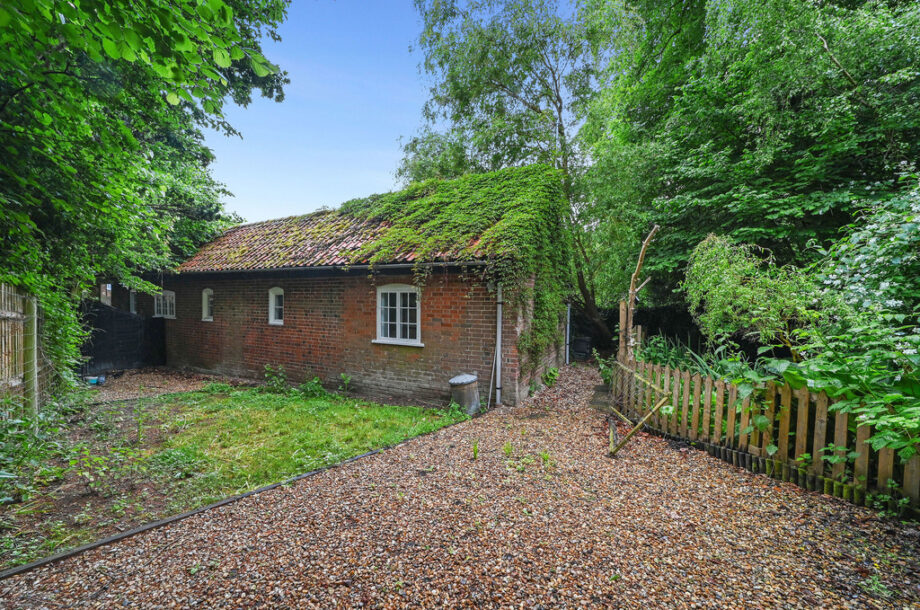 Mockbeggars Cottage