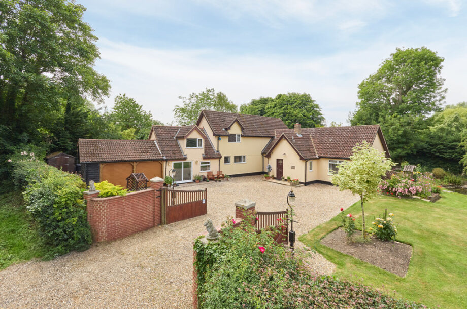 Cowlinge, Newmarket