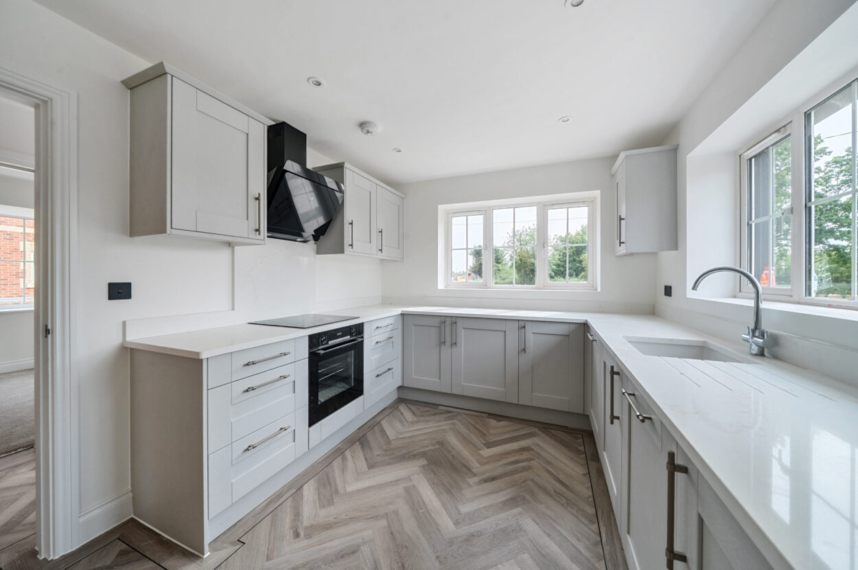 The Oaks, Great Green